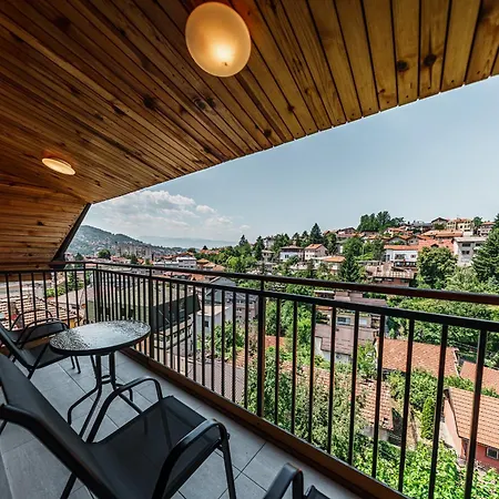 Spacious Haven, 3br Penthouse, Free Grg Pkg, Old Town Apartamento Saraievo