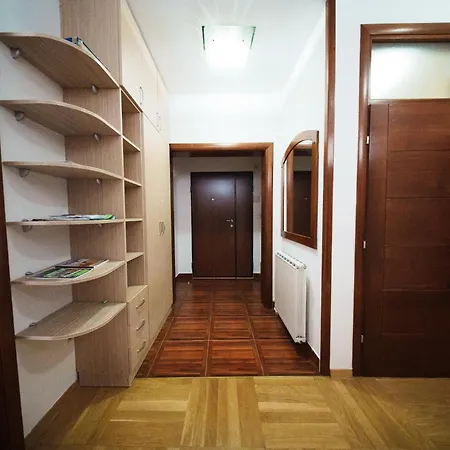 Spacious Haven, 3br Penthouse, Free Grg Pkg, Old Town Apartamento Saraievo