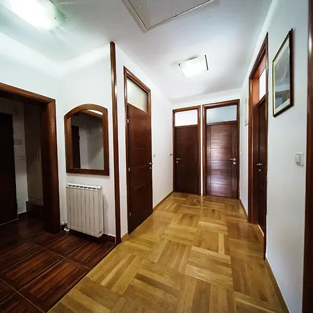 Spacious Haven, 3br Penthouse, Free Grg Pkg, Old Town * Saraievo