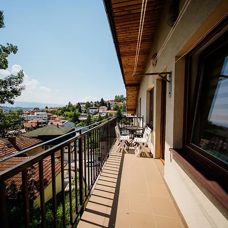 Spacious Haven, 3br Penthouse, Free Grg Pkg, Old Town Apartamento Saraievo