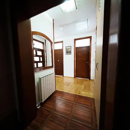 Apartamento Spacious Haven, 3br Penthouse, Free Grg Pkg, Old Town Saraievo